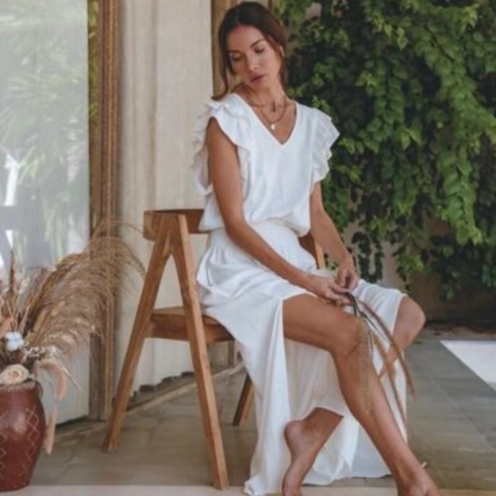 NWT Aura the Label maxi linen dress in warm white, L🤍